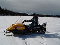 Snowmobiling und Icefishing